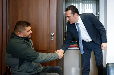 Министър Иван Пешев награди с парична премия световния шампион Ружди Ружди