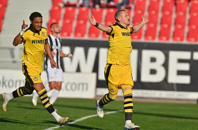 НА ЖИВО: Локомотив (Пловдив) - Ботев (Пловдив) 0:0