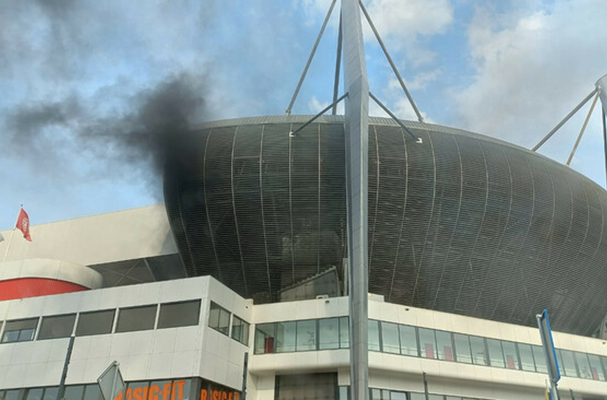 В Айндховен: Стадионът на ПСВ се запали