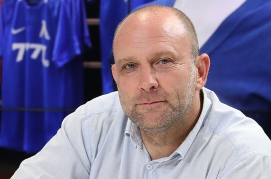 Старши треньорът на баскетболния отбор Левски Константин Папазов излезе