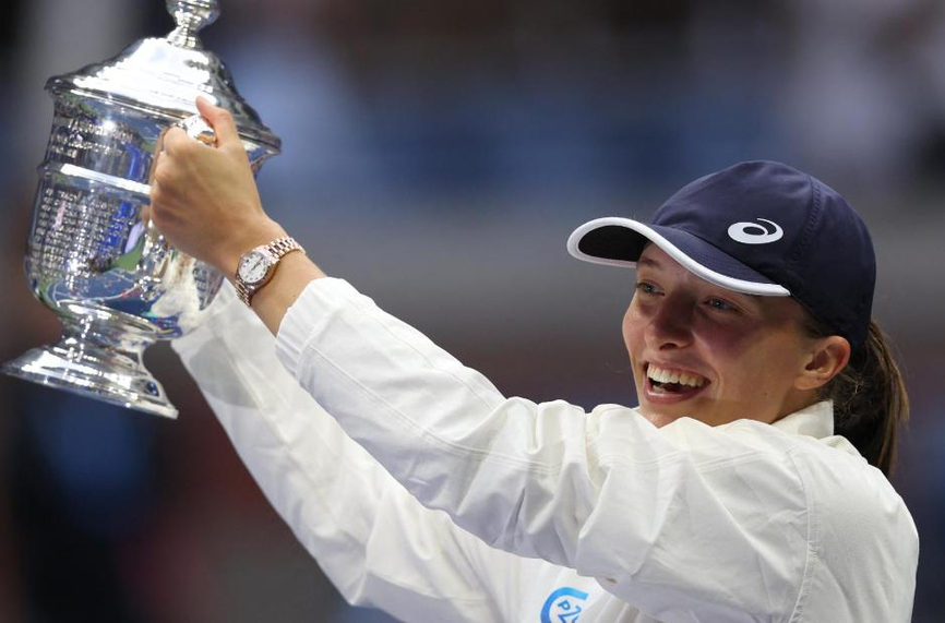 Най добрата тенисистка в света Ига Швьонтек спечели титлата в тазгодишното