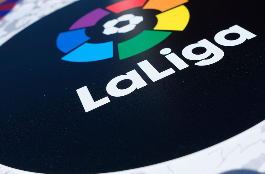Испанската Ла Лига която управлява професионалния футбол изиска в правилата