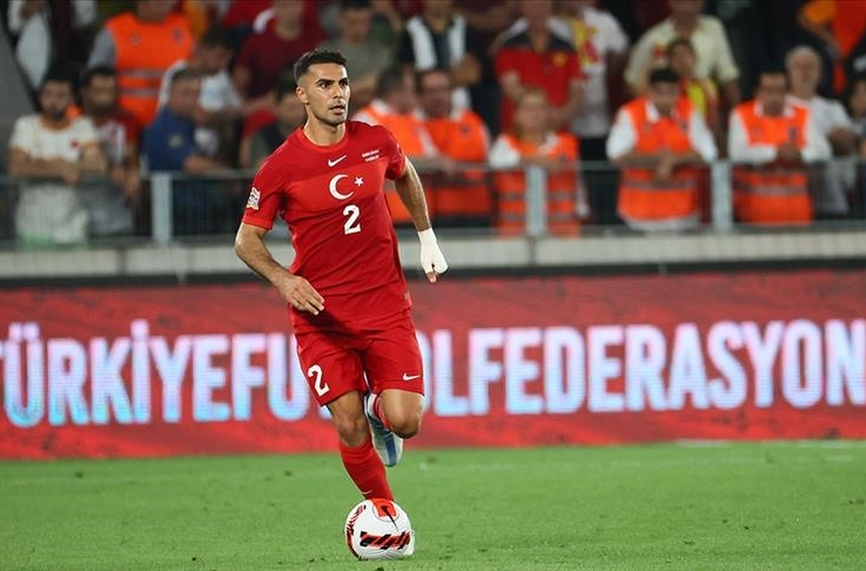 Защитникът на Рома Мехмет Зеки Челик ще бъде извън терените