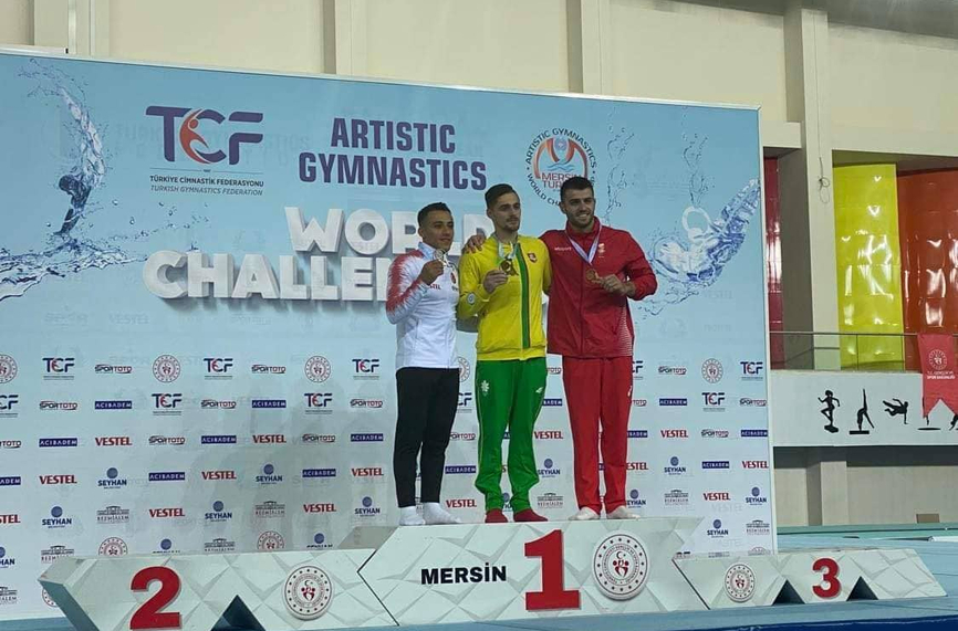 Йордан Александров спечели бронзов медал на финала на висилка на