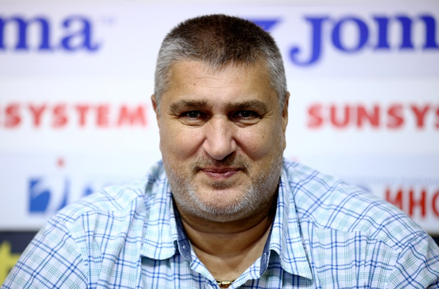 Президентът на Българска федерация волейбол Любомир Ганев разкри подробности около