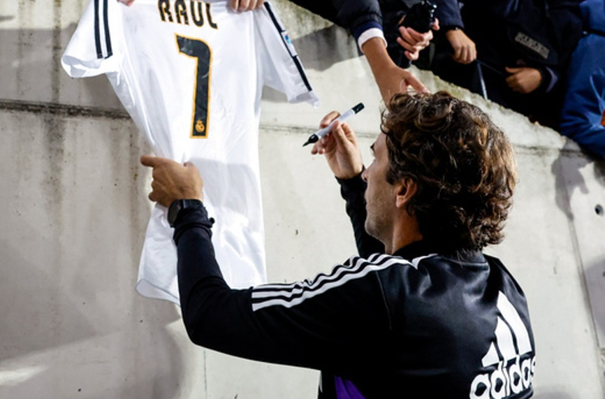 Легендата на Реал Мадрид Раул Гонсалес е отказал втора оферта