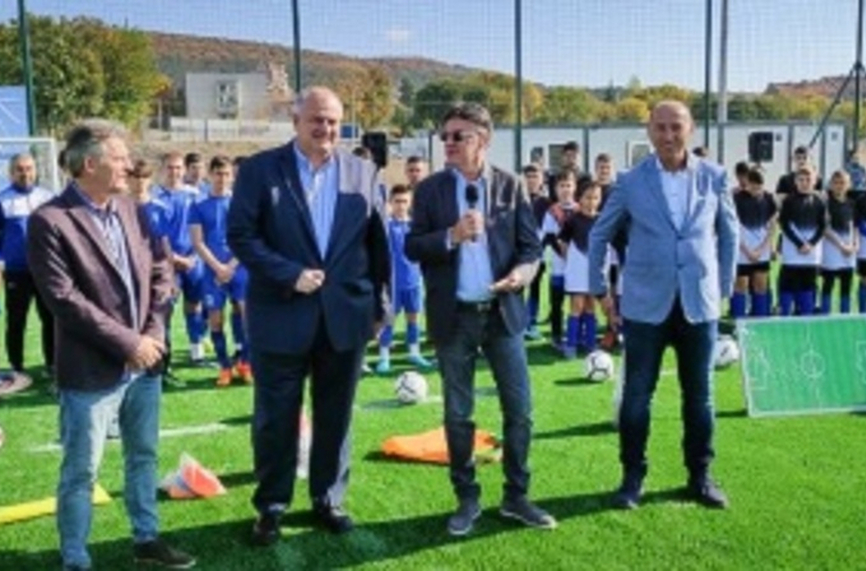 Президентът на Българския футболен съюз Борислав Михайлов и вицепрезидентът Емил