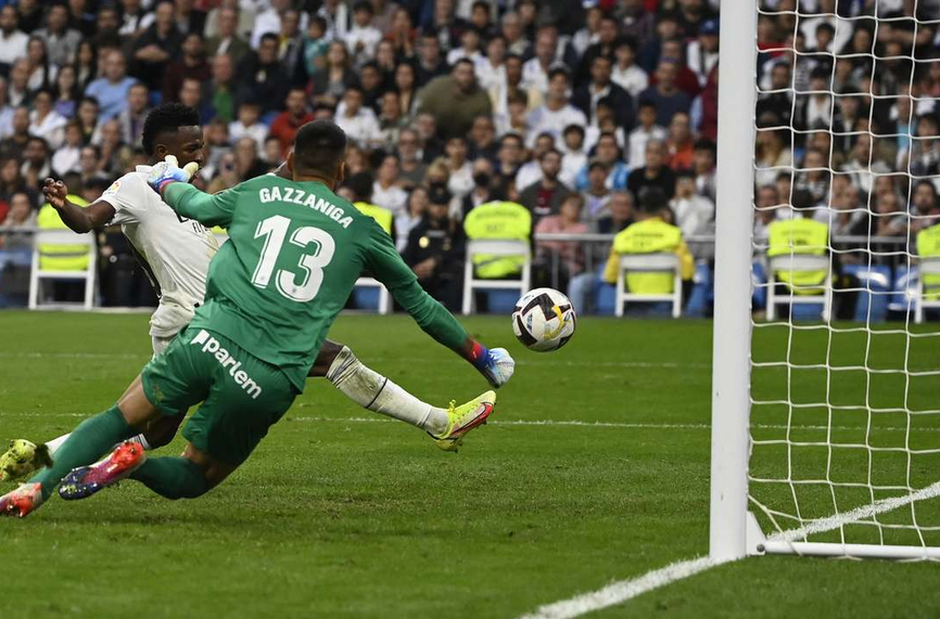 Реал Мадрид допусна грешна стъпка при домакинството си на Жирона
