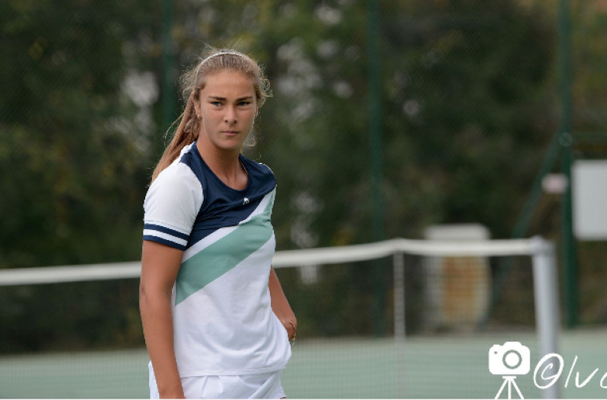 Българската тенисистка Йоана Константинова продължава със страхотното си представяне и
