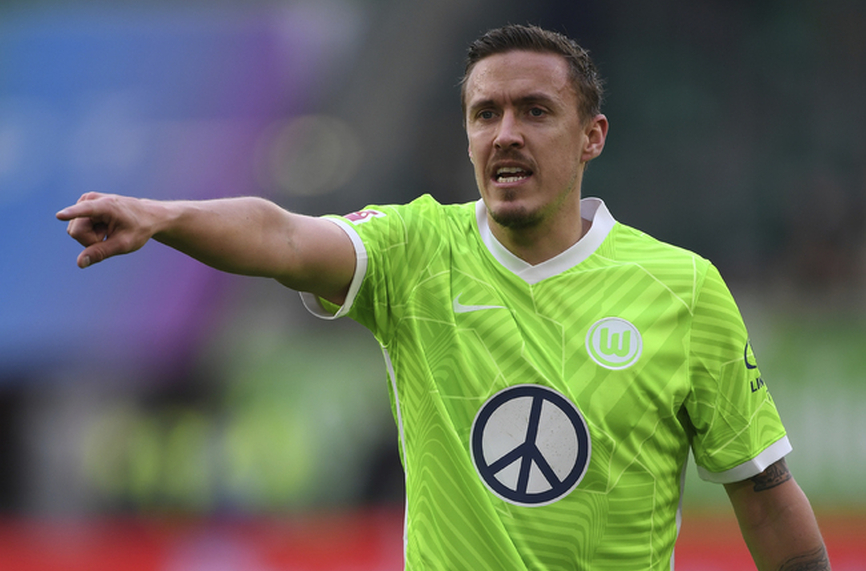 Нападателят на Волфсбург Макс Крузе бе освободен от клуба съобщиха