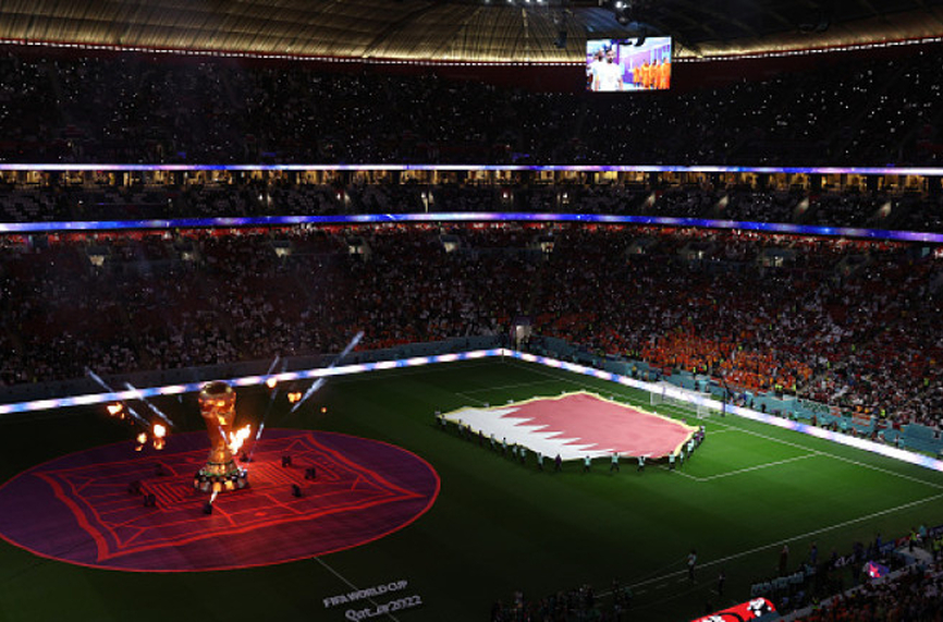 Нидерландия и Катар играят при резултат 1 0  на стадион Ал