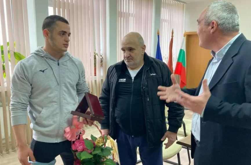 Прочутият треньор по вдигане на тежести Илиян Илиев внезапно почина