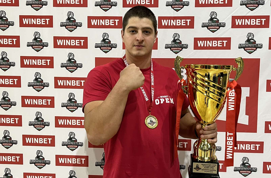 Световният шампион Йордан Цонев спечели титлата в абсолютната категория на