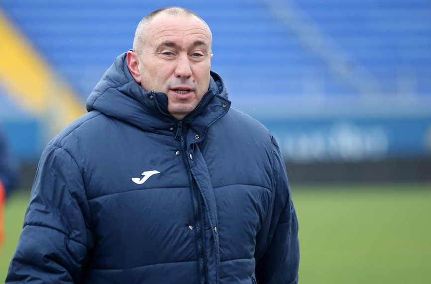Треньорът на Левски Станимир Стоилов вече е консултирал евентуалната мащабна