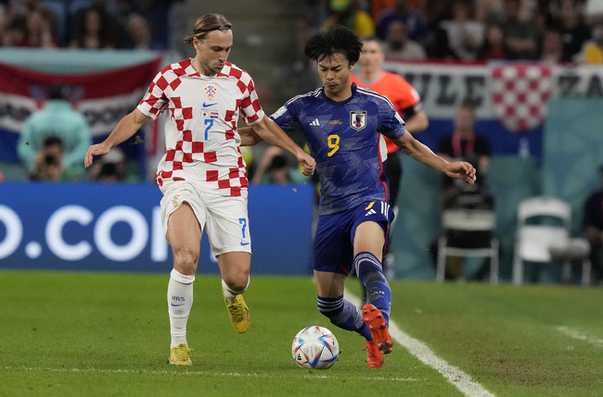 Полузащитникът на Рен и хърватския национален отбор Ловро Майер реагира