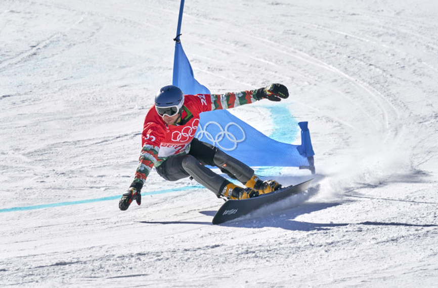 Най добрият български сноубордист Радослав Янков преодоля квалификациите в паралелния гигантски