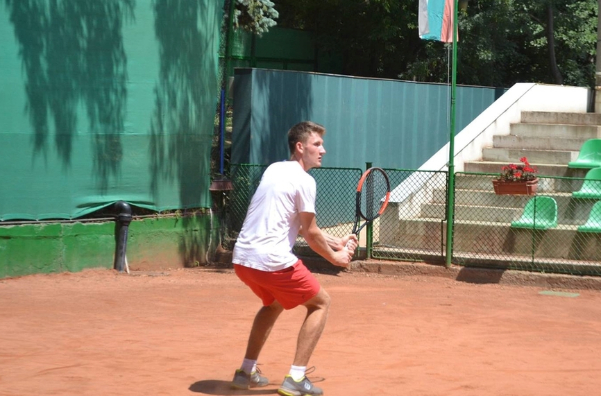 Българският тенисист Леонид Шейнгезихт се класира на финала на двойки