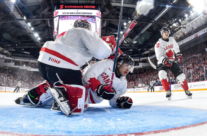 Канада успя да спечели световната титла по хокей на лед
