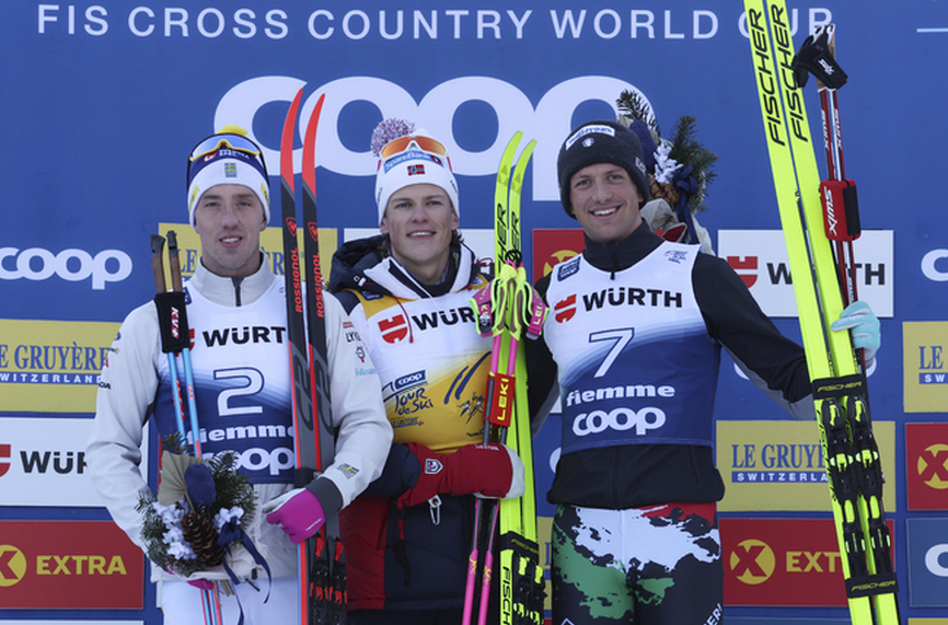 Норвежкият звездата в ски бягането Йоханес Хосфлот Клаебо спечели рекордна шеста