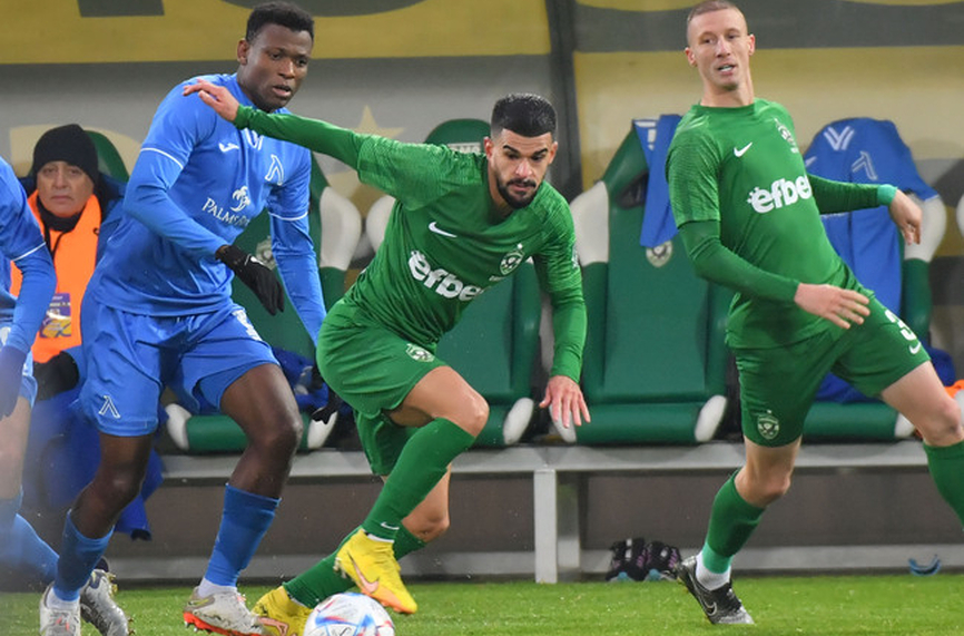 Нигерийският футболист Абдулахи Шеху е напуснал Левски заради заплата си Това