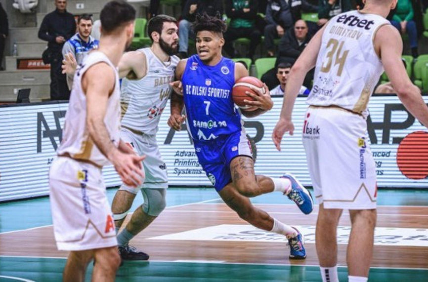 Баскетболният отбор на Рилски спортист победи съперниците си от Черноморец