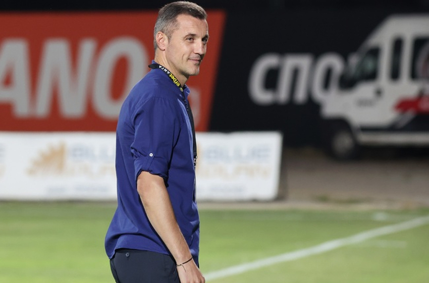 Старши треньорът на Локомотив София Станислав Генчев беше сериозно притеснен