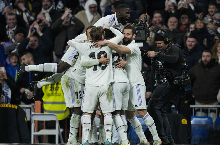 Реал Мадрид стигна до важен успех с 2:0 срещу Валенсия в отложен