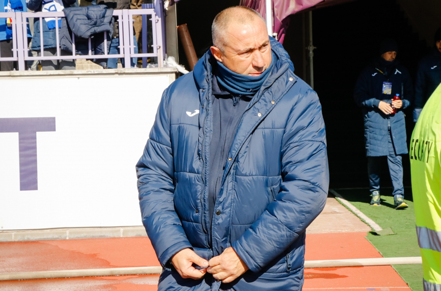 Треньорът на Левски Станимир Стоилов влезе по негативен начин в