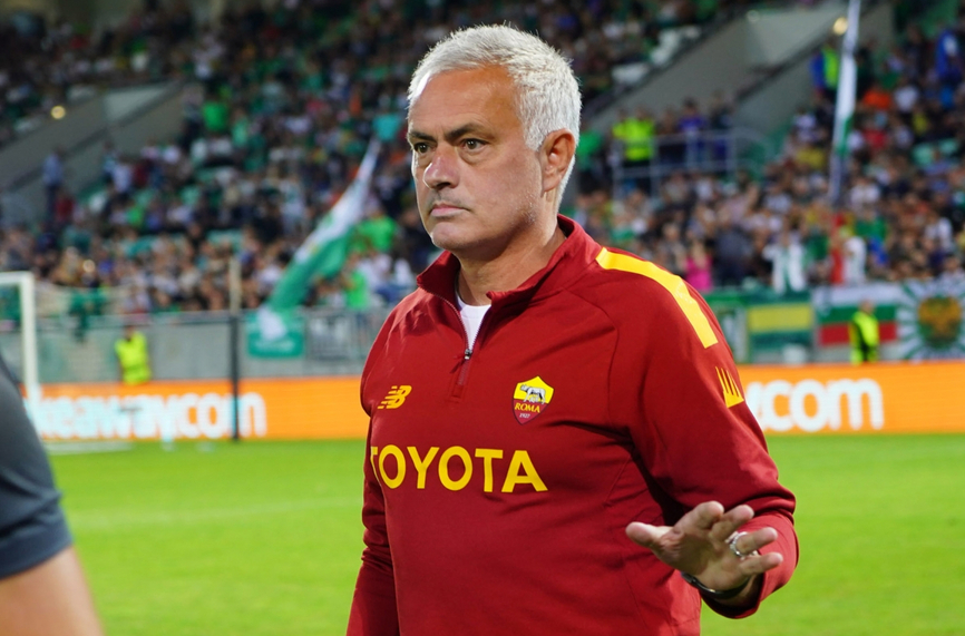 Треньорът на Рома Жозе Моуриньо бе бесен след загубата от