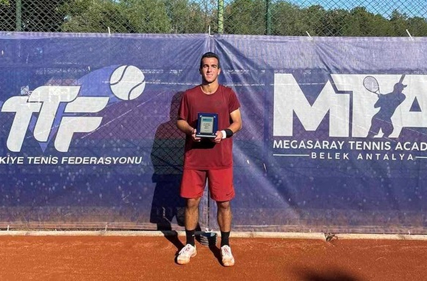 Янаки Милев се класира за полуфиналите на турнира по тенис
