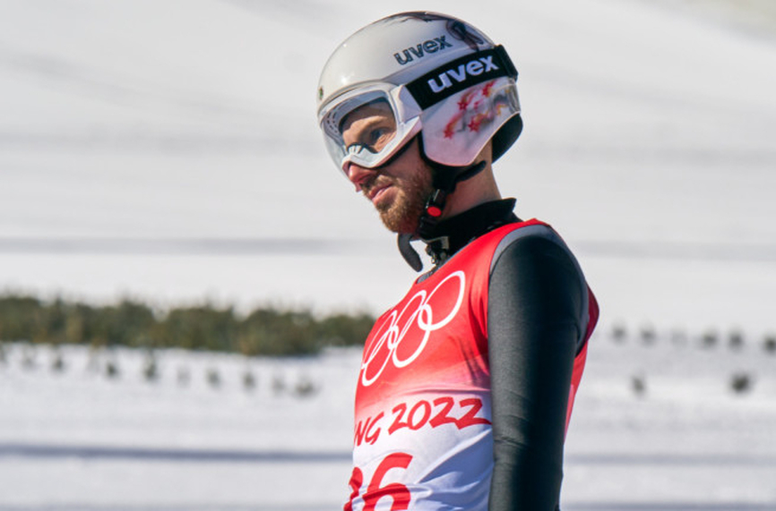 Българинът Владимир Зографски премина квалификацията на състезанието по ски скокове
