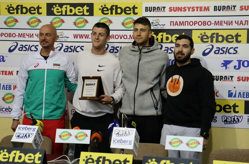 Националите на България по тенис за Купа Дейвис спечелиха убедително
