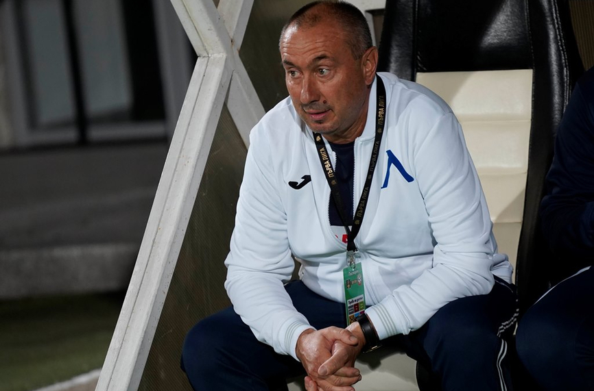 Треньорът на Левски Станимир Стоилов разпусна отбора след победата с