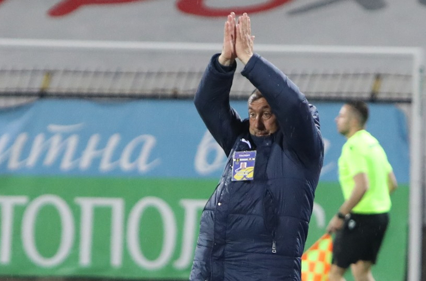 От футболния Левски пуснаха видео събиращи емоциите на Мъри Стоилов