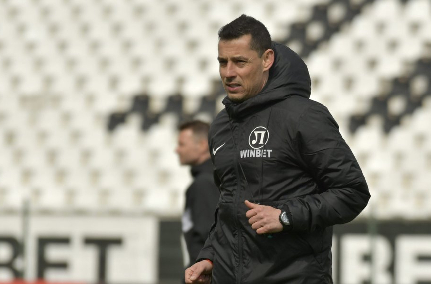 Старши треньорът на Локомотив Пловдив Александър Томаш отбеляза че агресията