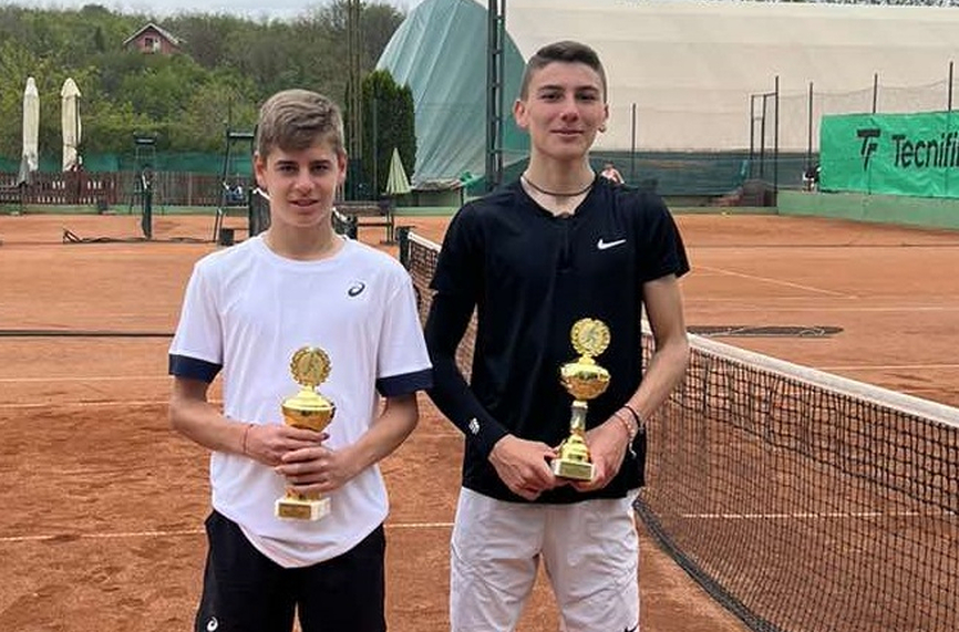 15 годишните Димитър Кисимов и Борислав Кирилов спечелиха титлата на двойки