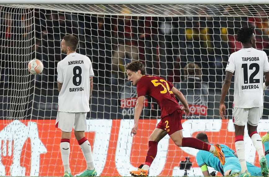 Рома победи Байер Леверкузен с 1:0 в първи полуфинален мач
