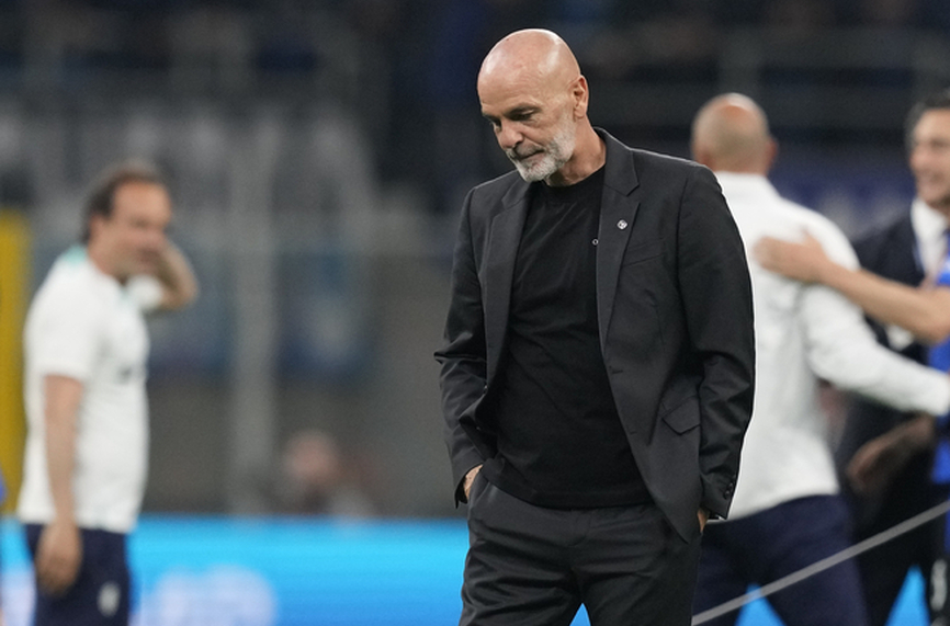 Старши треньорът Стефано Пиоли и футболистите на Милан са разочаровани