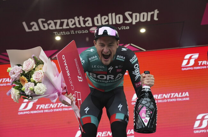 Нико Денц спечели 14-ия етап от колоездачната обиколка на Италия.
29-годишният