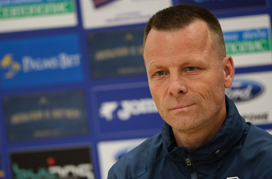Група от 18 футболисти определи старши треньорът на Левски Елин