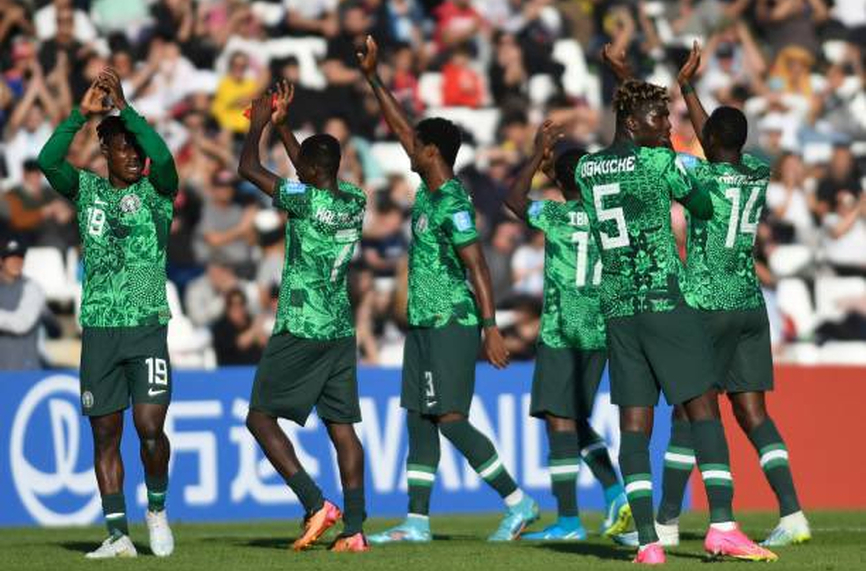 Националният отбор по футбол на Нигерия до 20 години поднесе