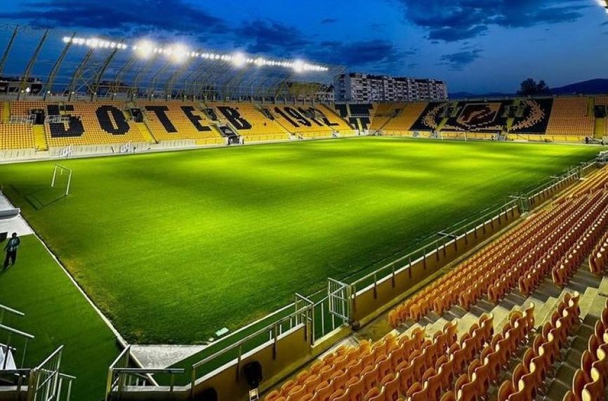 Всички притежатели на клубни карти на Ботев Пловдив за сезон 2023 24