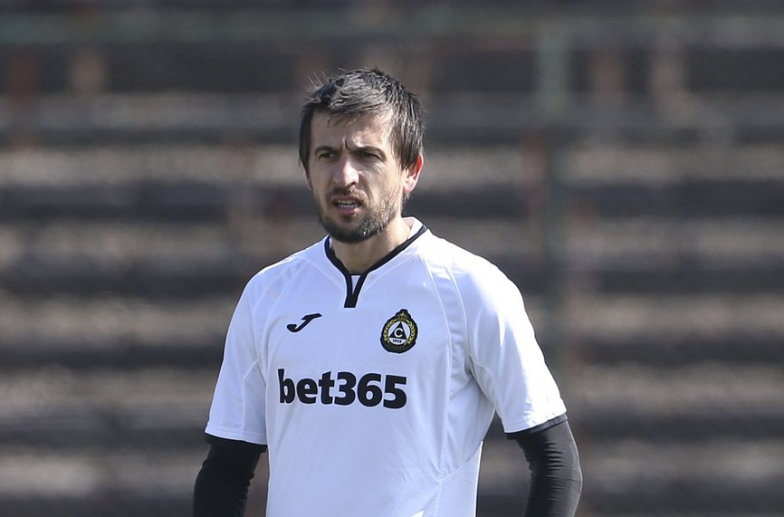 Славия обяви че опитният Дарко Тасевски ще изиграе последните минути