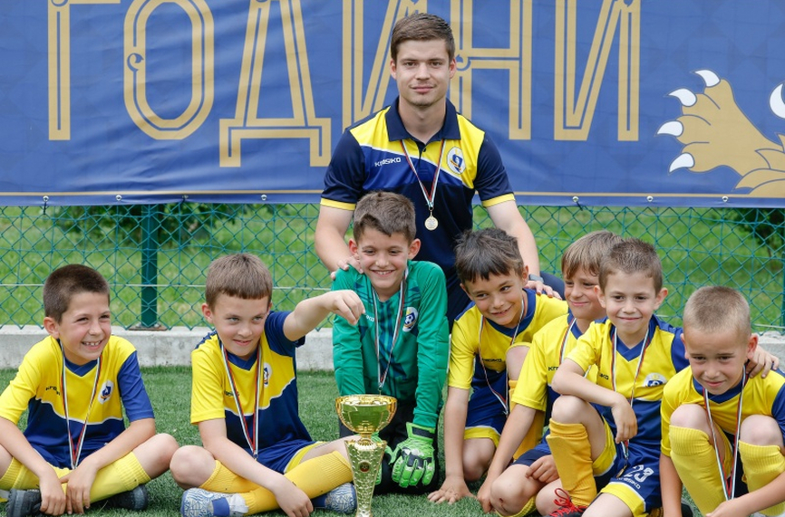 Отборите на Олимпия ФК-София и Възраждане 2020 са големите победители