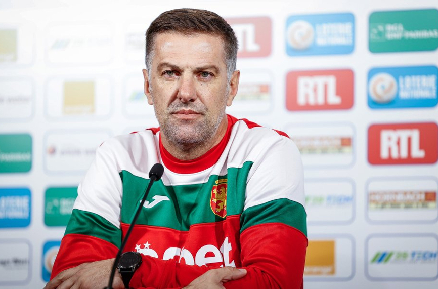 Младен Кръстаич няма намерение да напуска българския национален отбор по