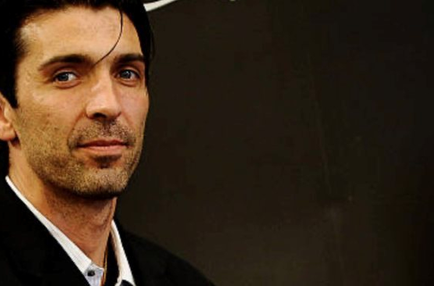 Легендарният италиански вратар Джиджи Буфон отказа цяло състояние на 45