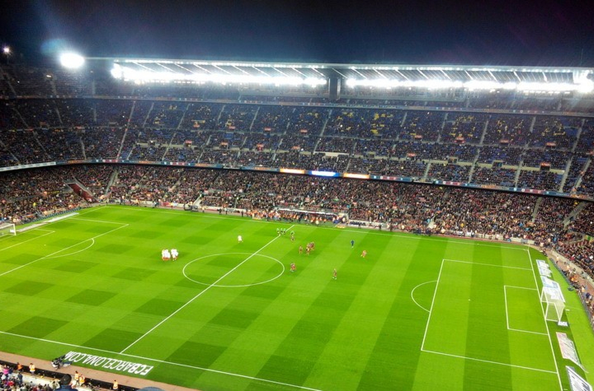 Испанският шампион Барселона получи разрешение да играе през следващия сезон
