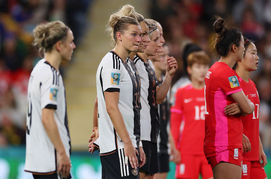Германия не успя да победи аутсайдера Южна Корея и завърши