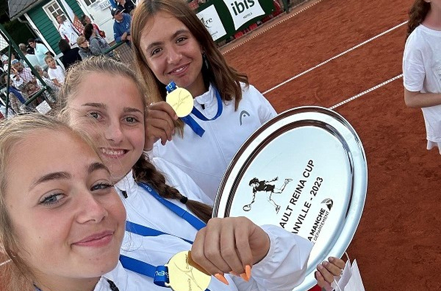 Девойките на България до 18 години триумфираха убедително с титлата
