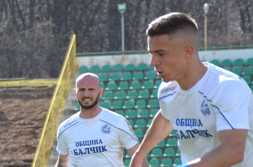 Ветеранът Даниел Георгиев вкара два гола за първата победа на